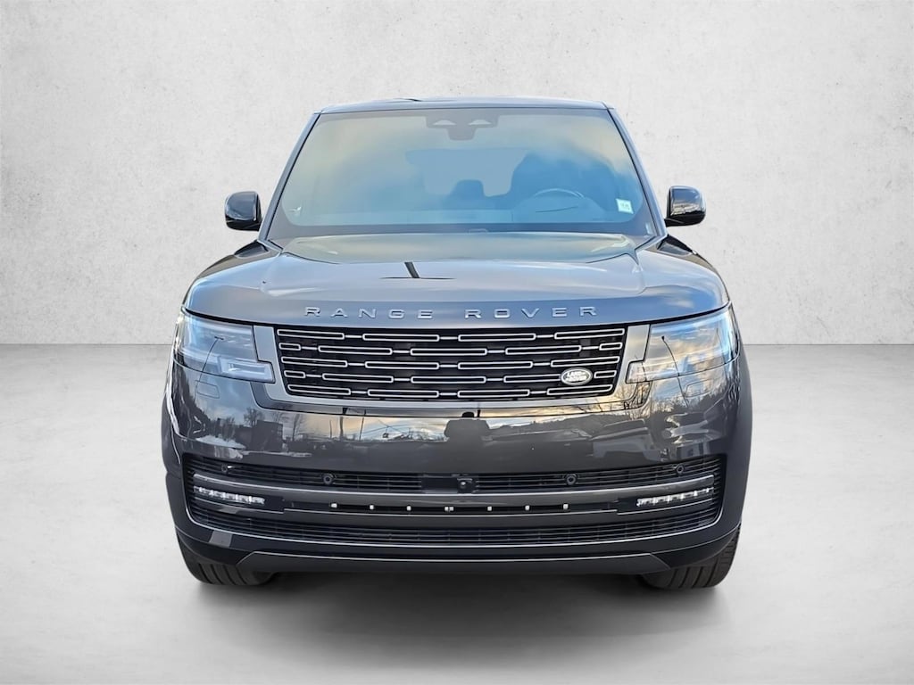 New 2025 Land Rover Range Rover P400 SE SUV