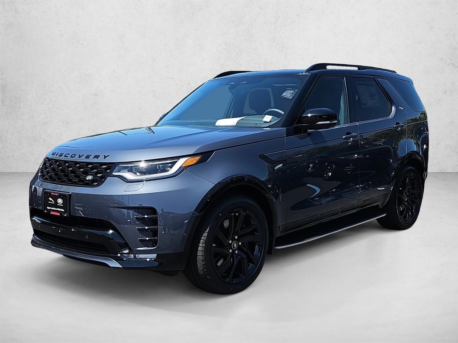 2025 Land Rover Discovery P360 Dynamic SE's photo