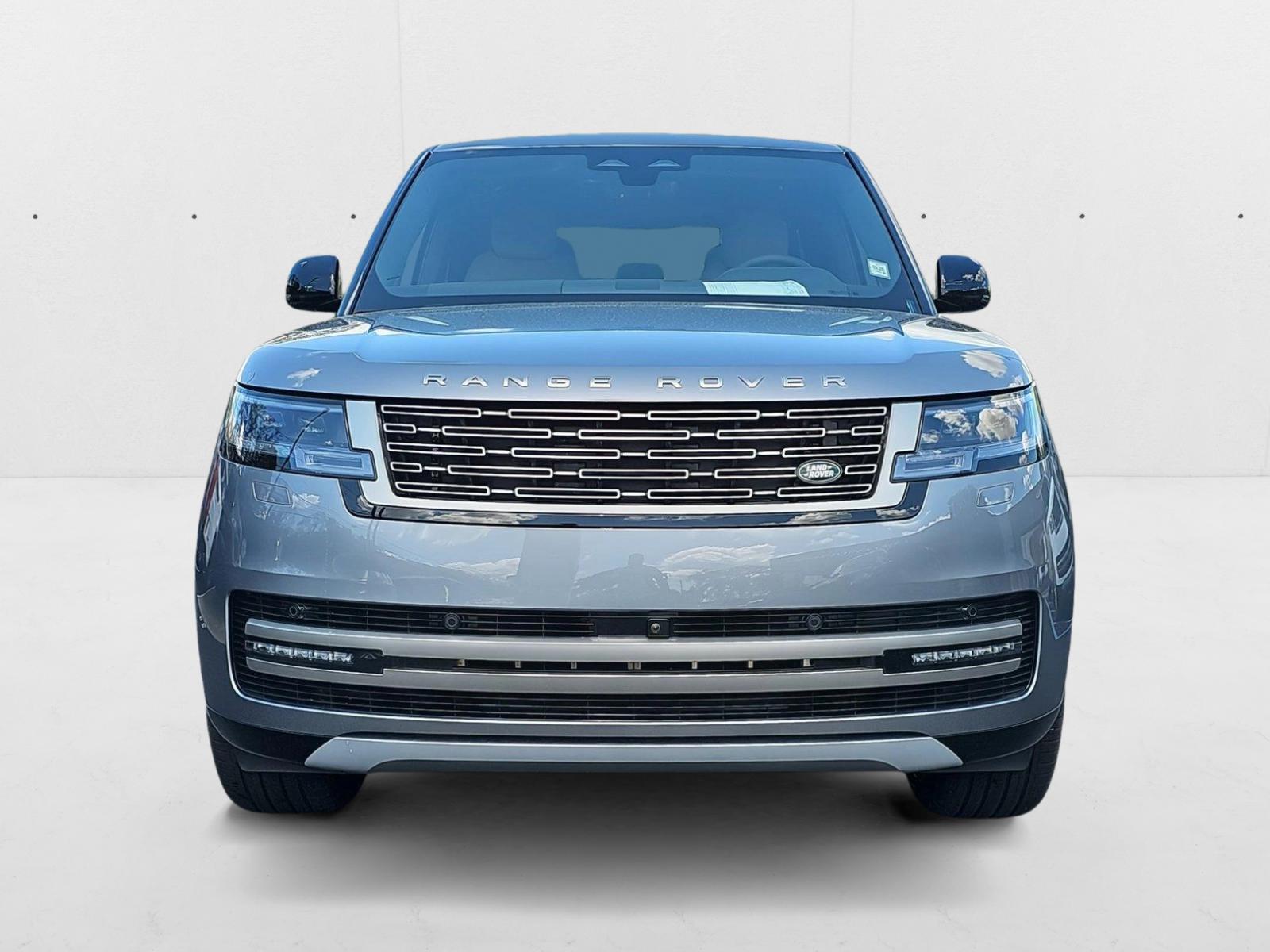 2025 Land Rover Range Rover SE photo 2
