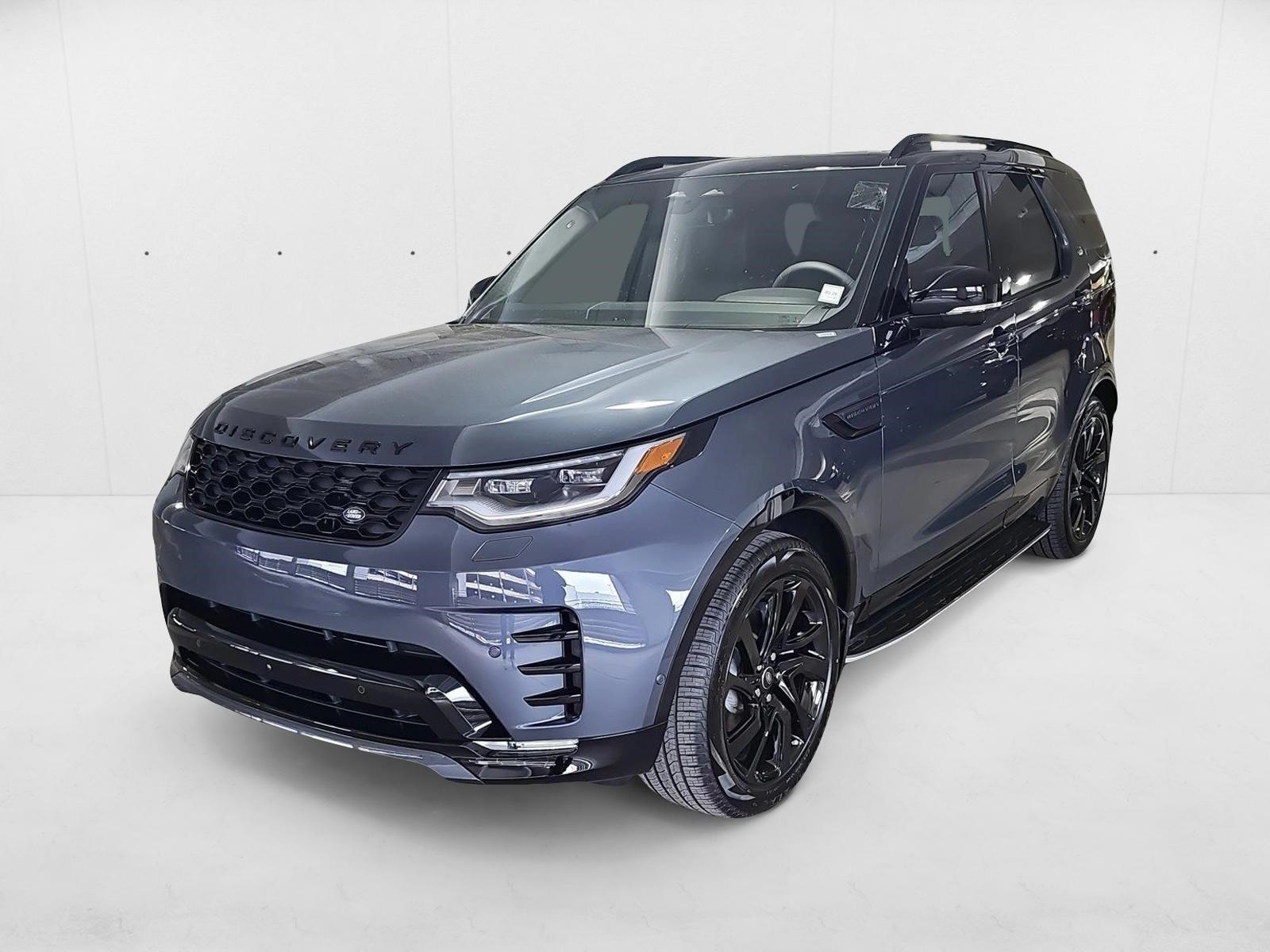 2025 Land Rover Discovery P300 Dynamic SE's photo