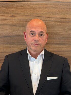 Staff member BILL N DIAMANTOPOULOS from ID_40d67e