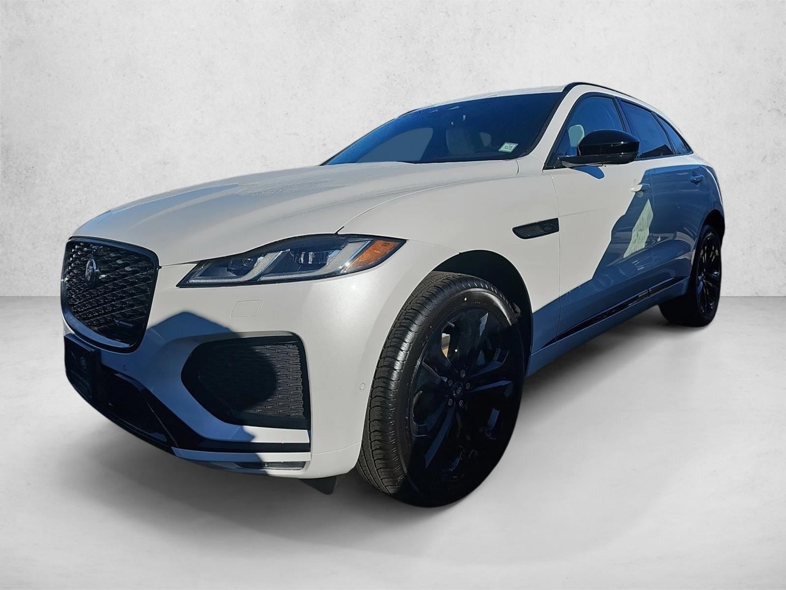 2025 Jaguar F-PACE P250 R-Dynamic S's photo