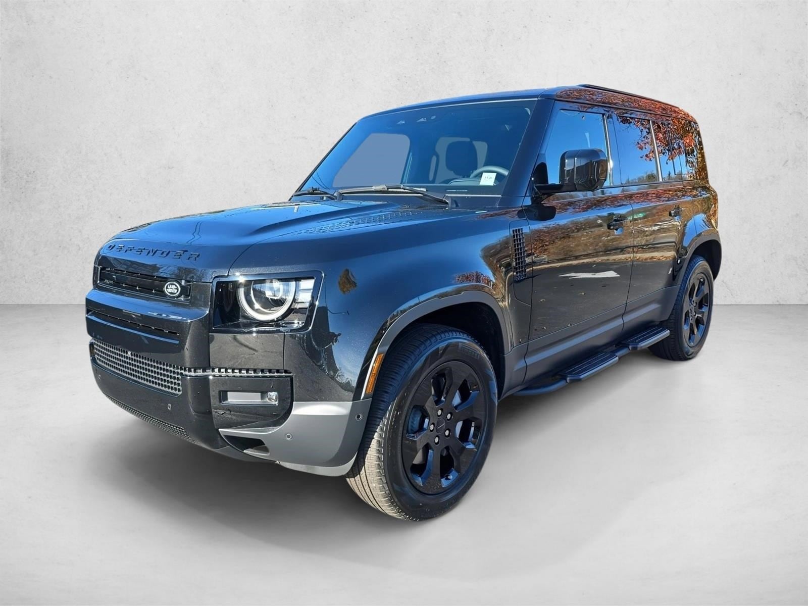 2026 Land Rover Defender S's photo