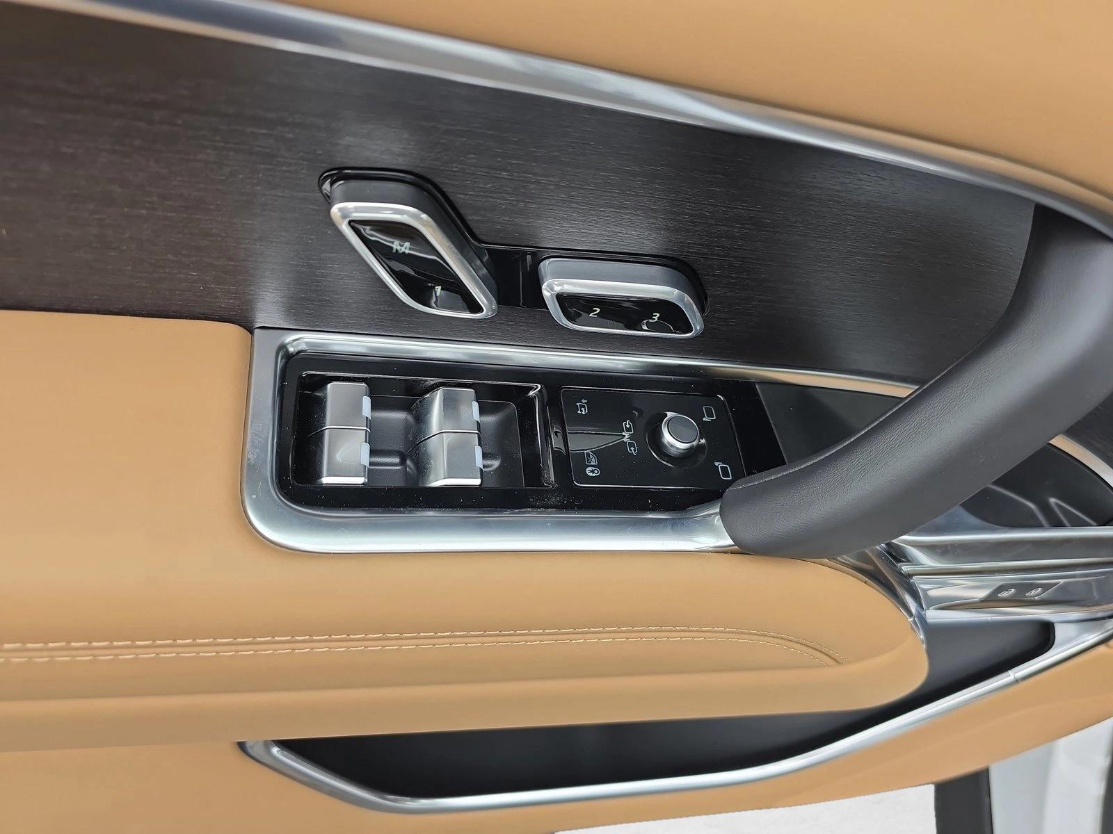 2026 Land Rover Range Rover SE - Photo 26