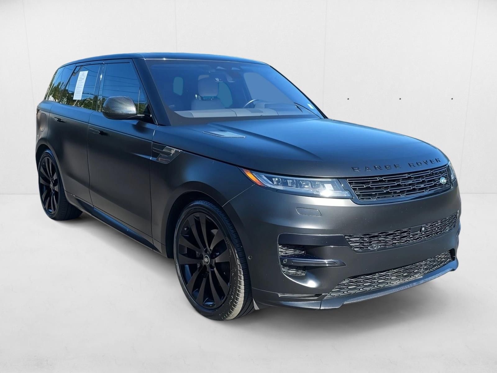 2023 Land Rover Range Rover Sport SE photo 3