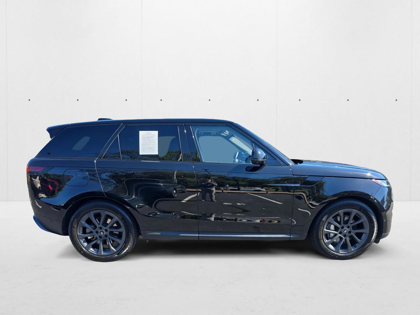 2023 Land Rover Range Rover Sport SE photo 2