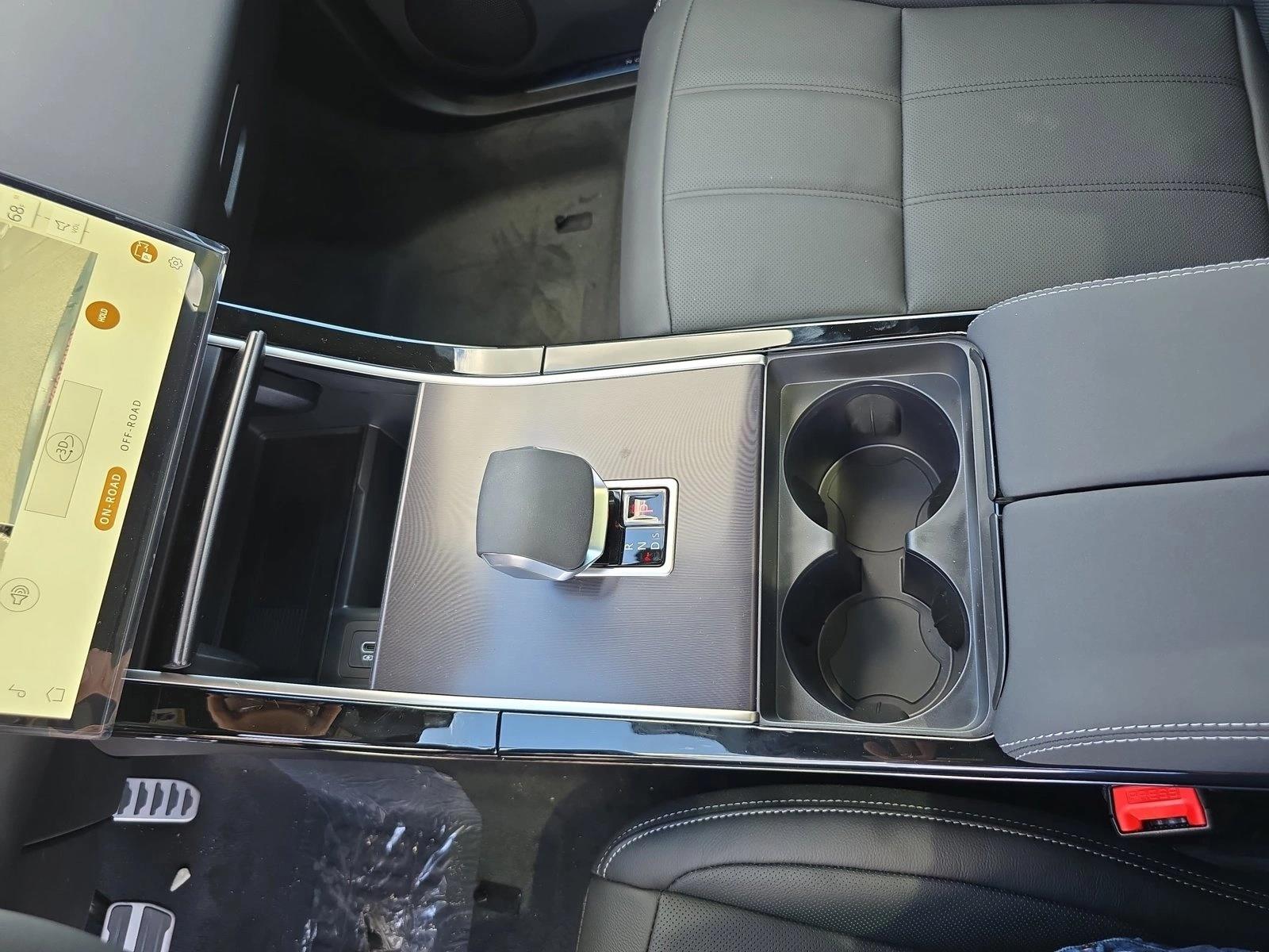2026 Land Rover Range Rover Evoque Hoxton Edition - Photo 23