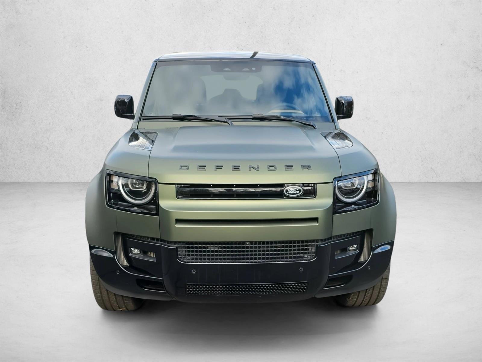 2026 Land Rover Defender X-Dynamic SE photo 2