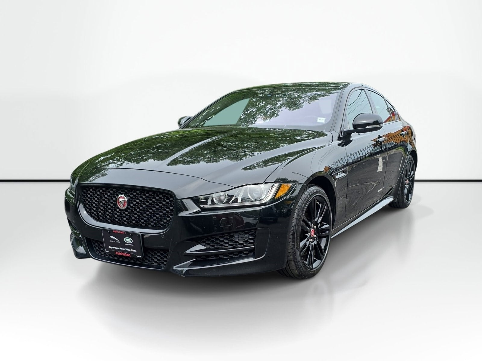 2018 Jaguar XE 25t R-Sport AWD's photo