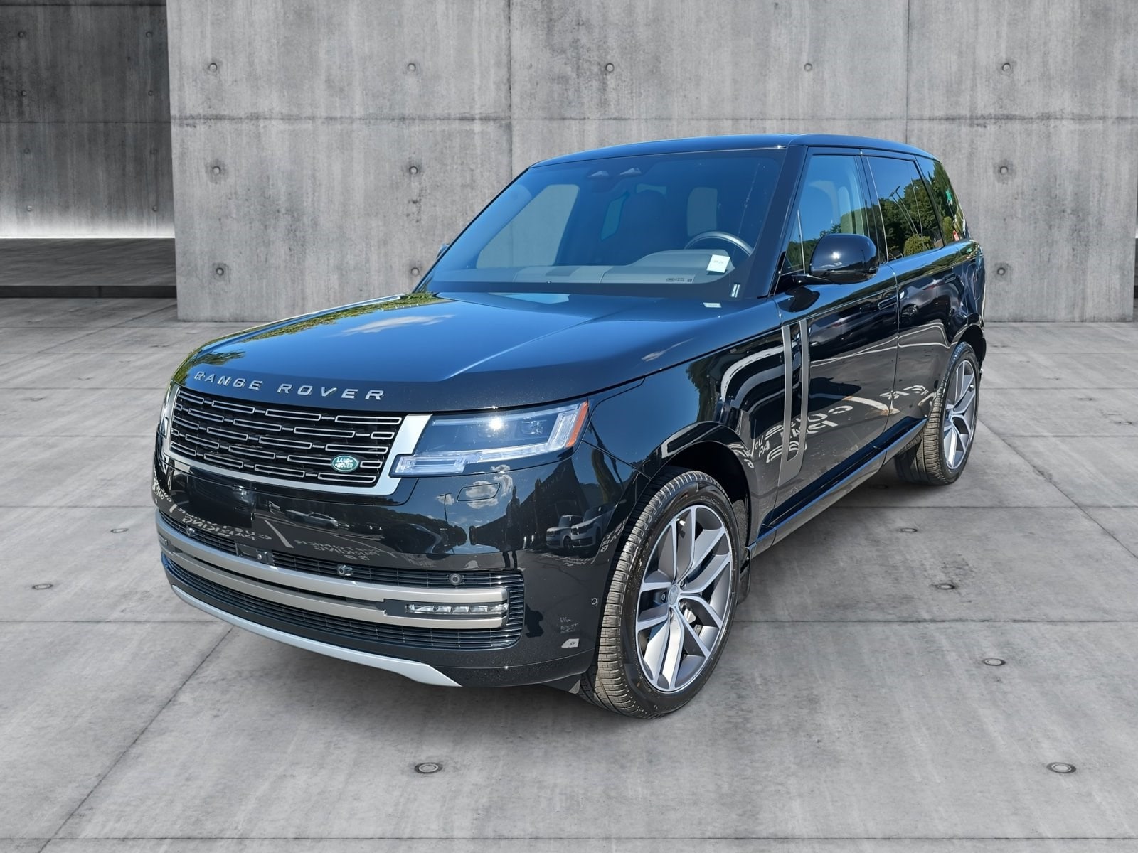 2025 Land Rover Range Rover SE's photo