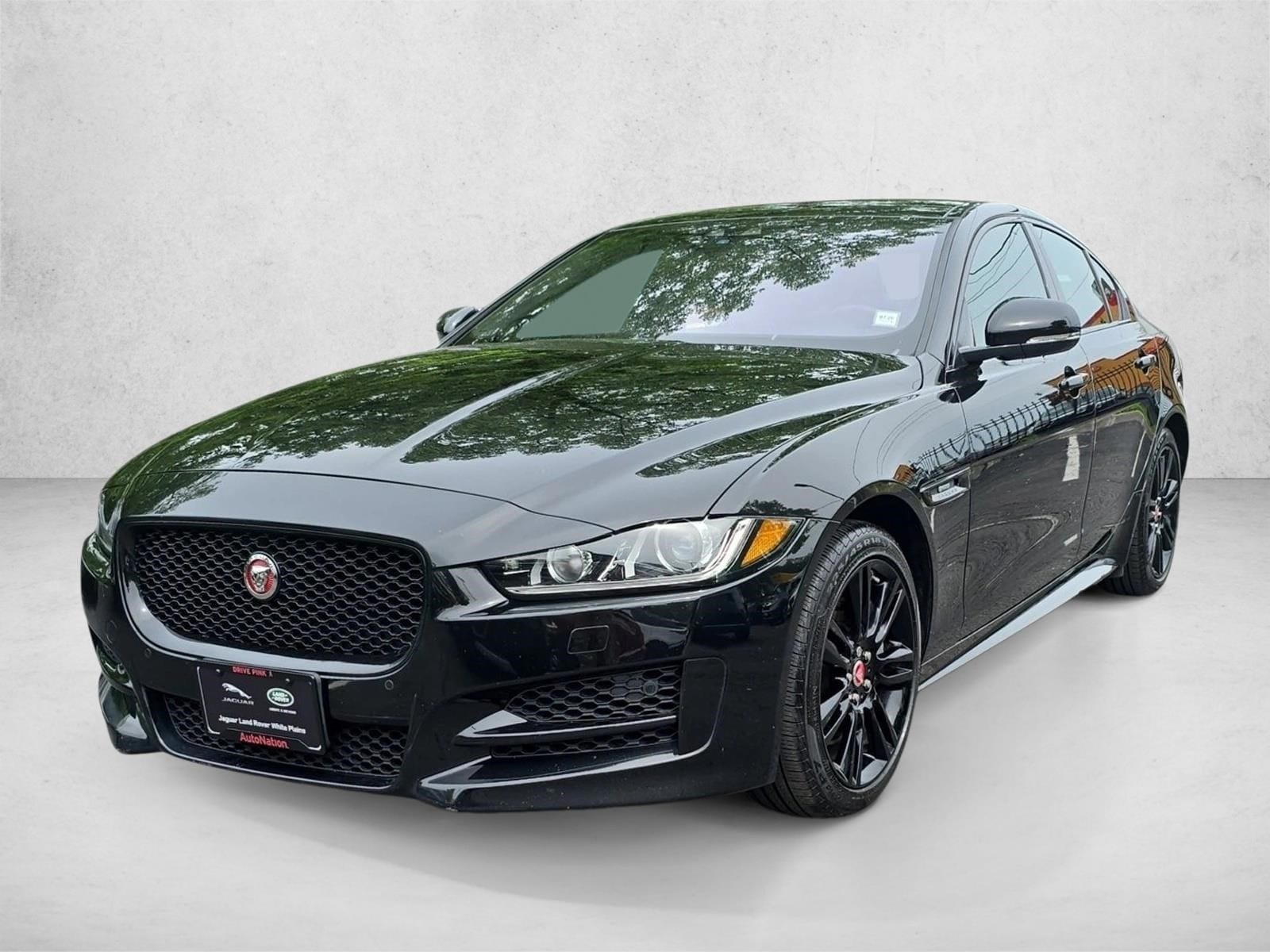 2018 Jaguar XE 25t R-Sport AWD's photo