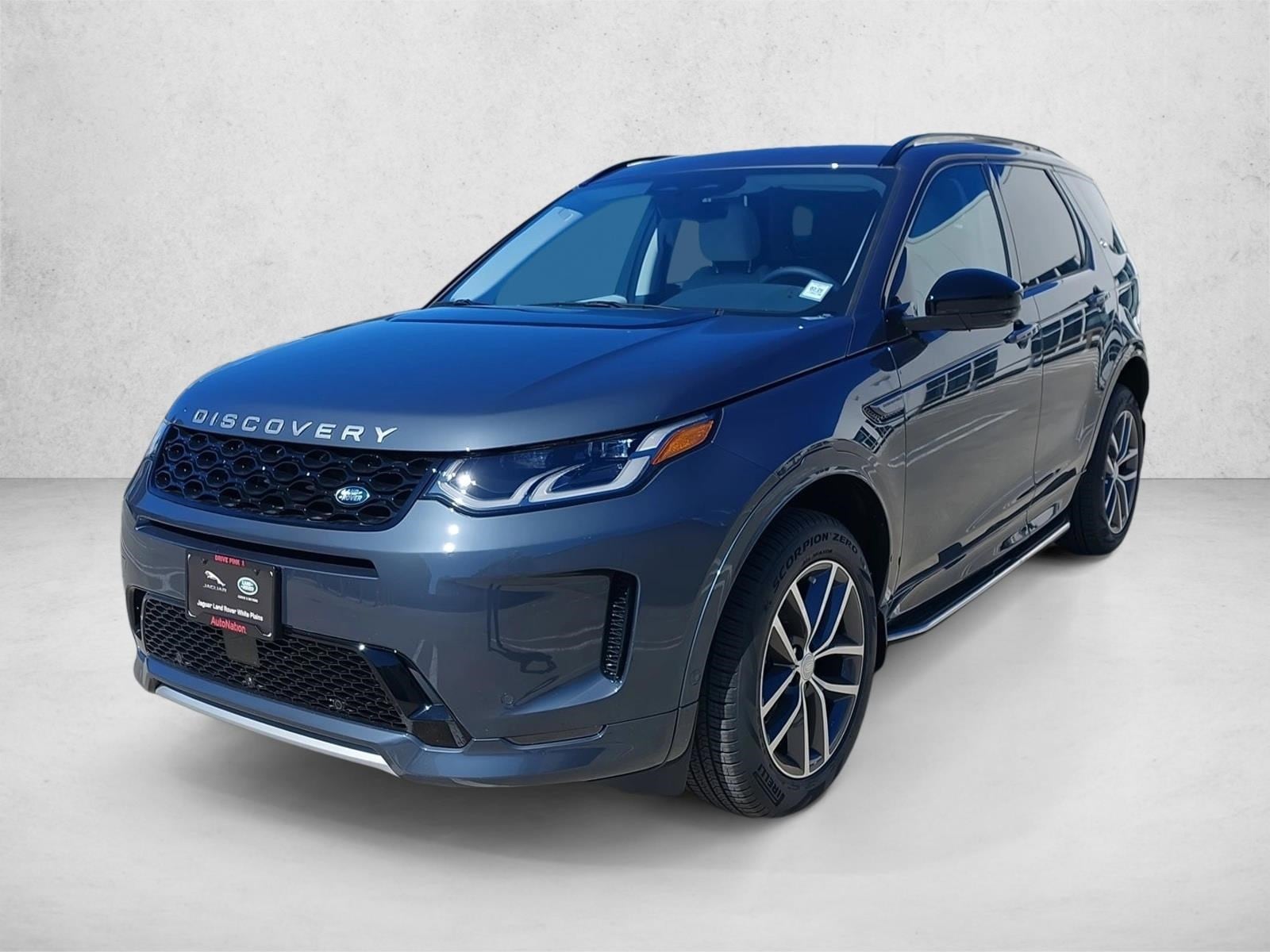2025 Land Rover Discovery Sport 2.0 S's photo