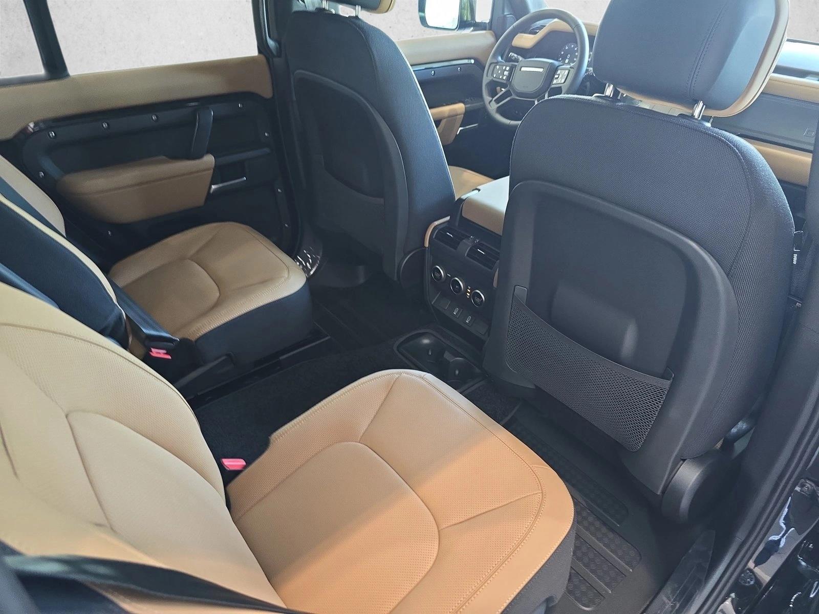 2026 Land Rover Defender V8 - Photo 11