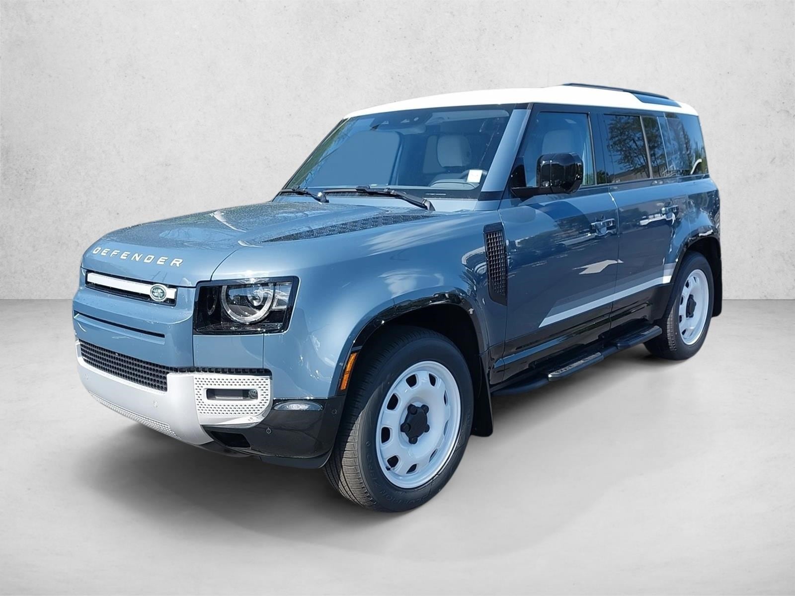 2025 Land Rover Defender 110 S P300's photo