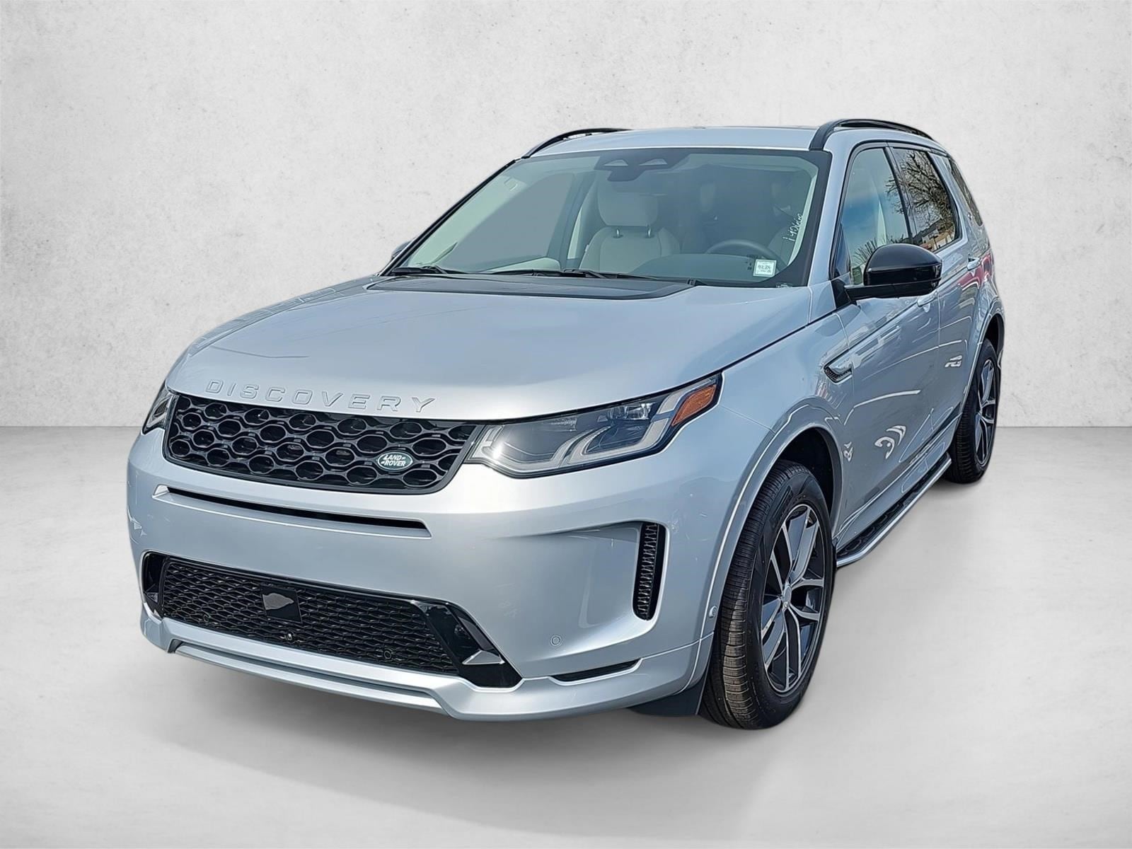 2025 Land Rover Discovery Sport 2.0 S's photo