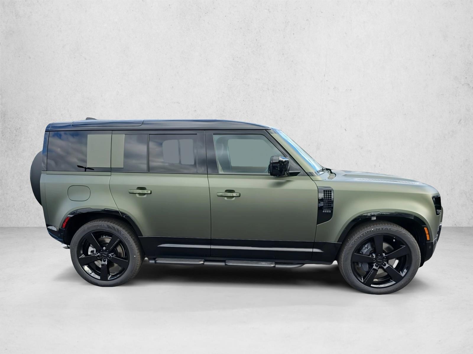 2026 Land Rover Defender X-Dynamic SE photo 4