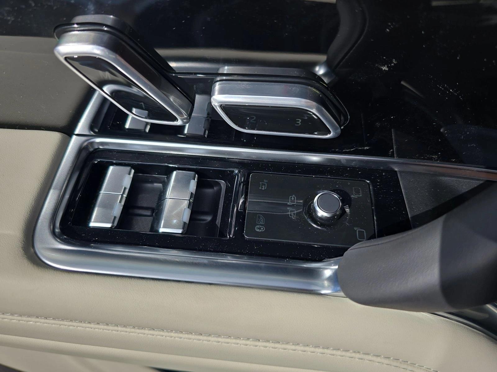 2026 Land Rover Range Rover SE - Photo 28