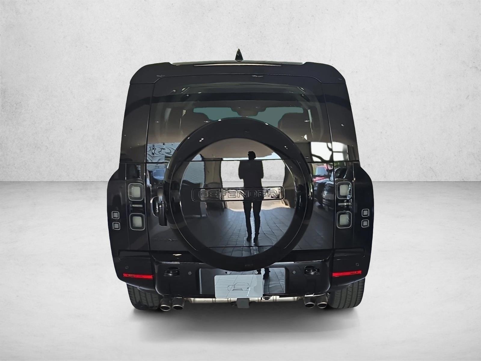 2026 Land Rover Defender V8 - Photo 6