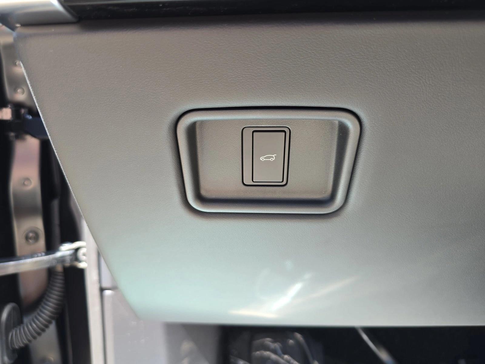 2026 Land Rover Range Rover SE - Photo 24
