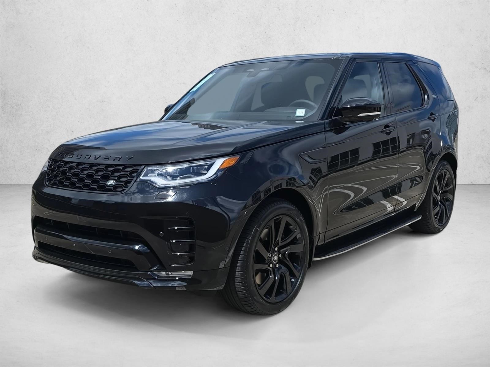 2025 Land Rover Discovery P360 Dynamic SE's photo