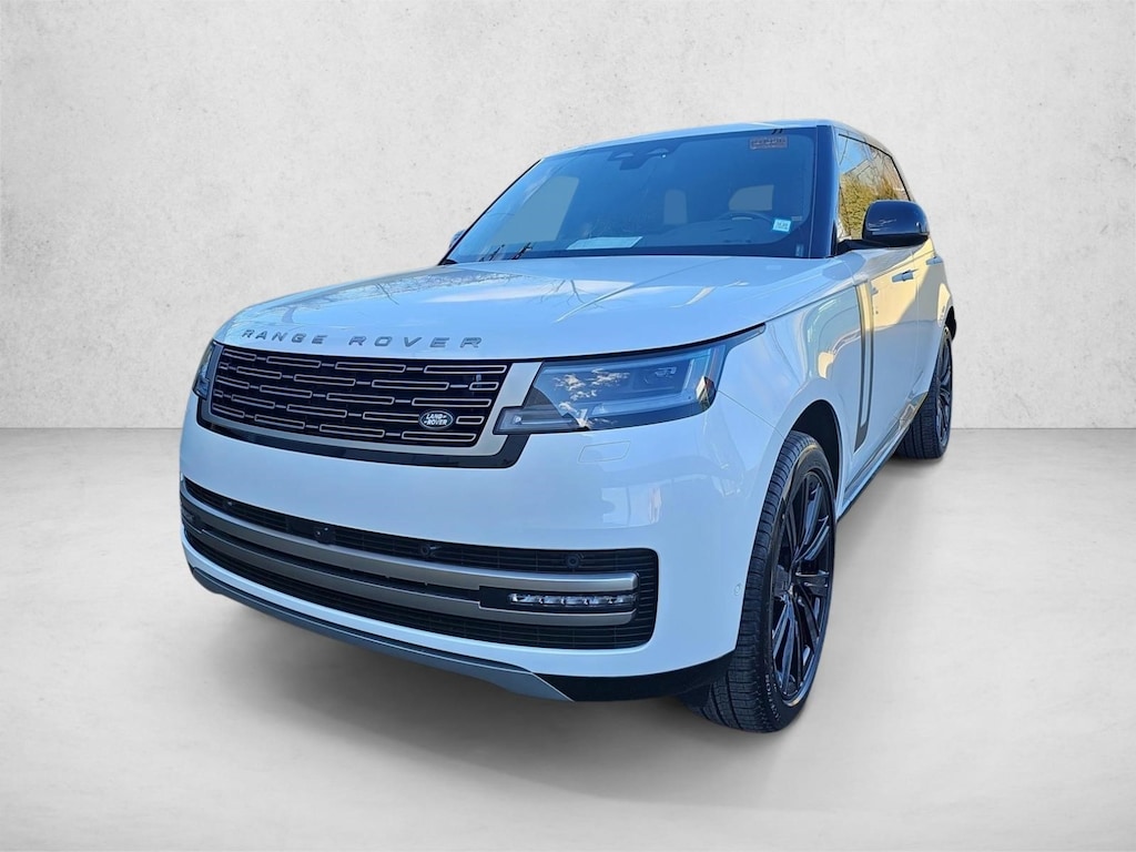New 2025 Land Rover Range Rover P550e SE SUV