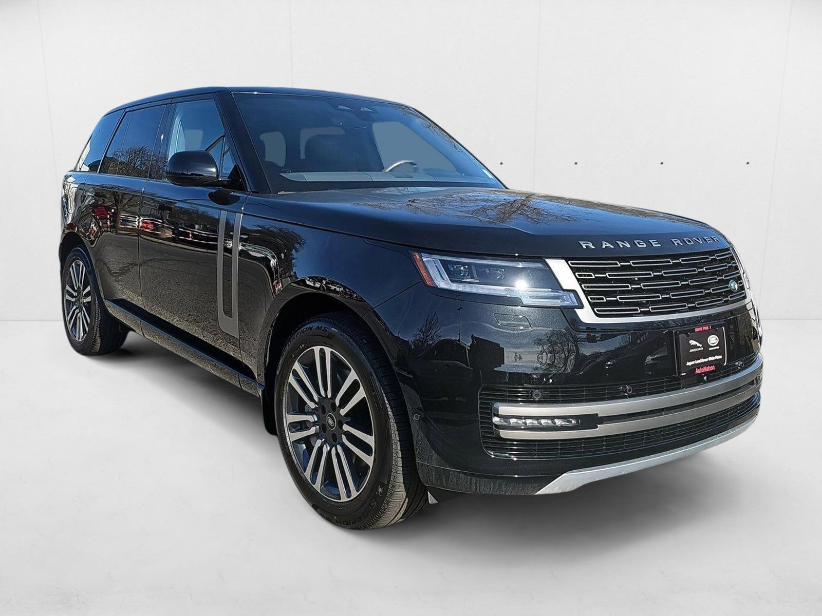 2025 Land Rover Range Rover SE photo 3