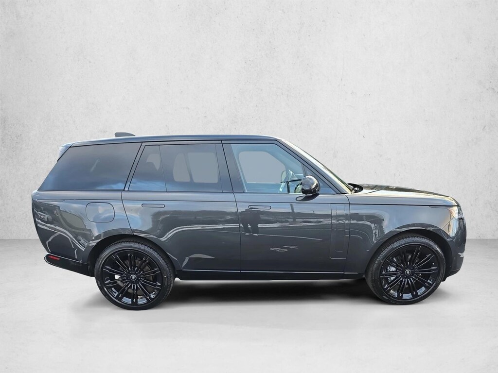 New 2025 Land Rover Range Rover P400 SE SUV