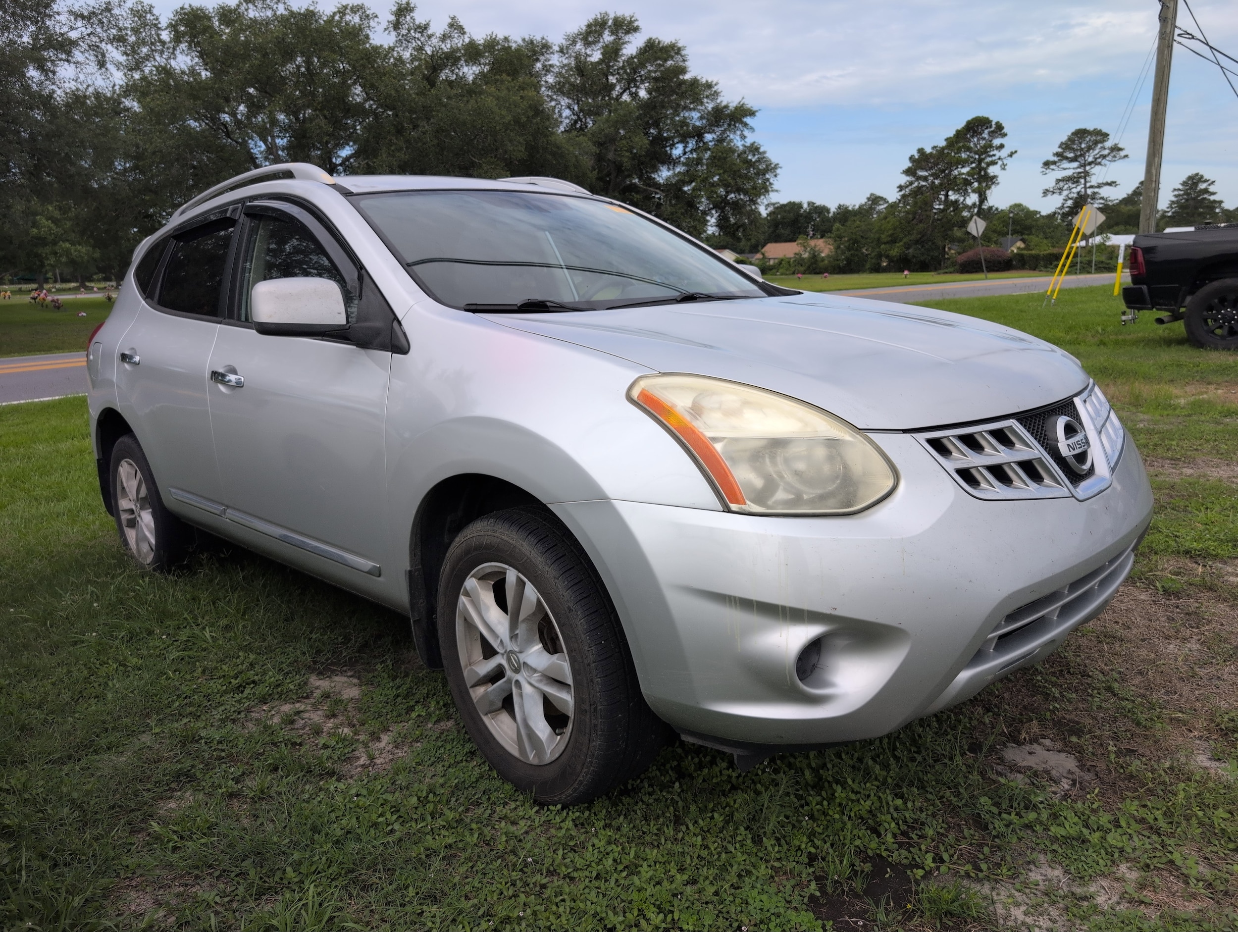 2012 Nissan Rogue SV FWD's photo