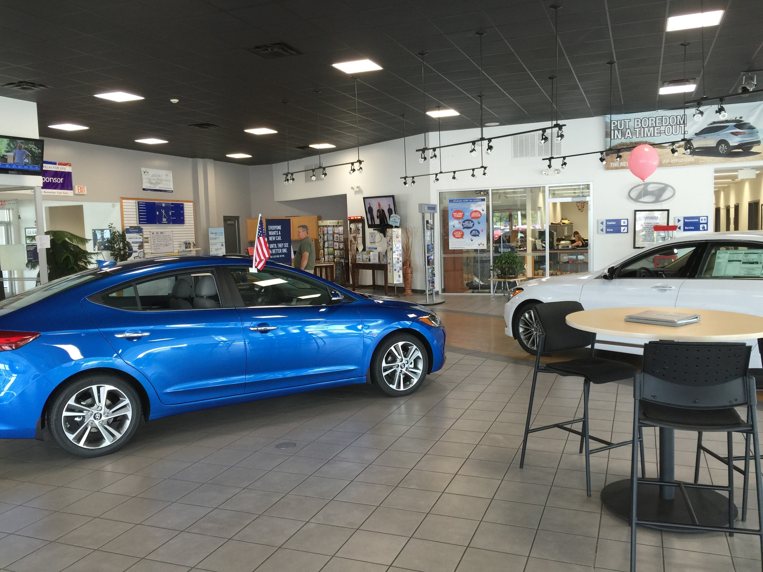 Hyundai
Service Center