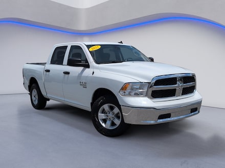 2023 Ram 1500 Classic SLT Truck