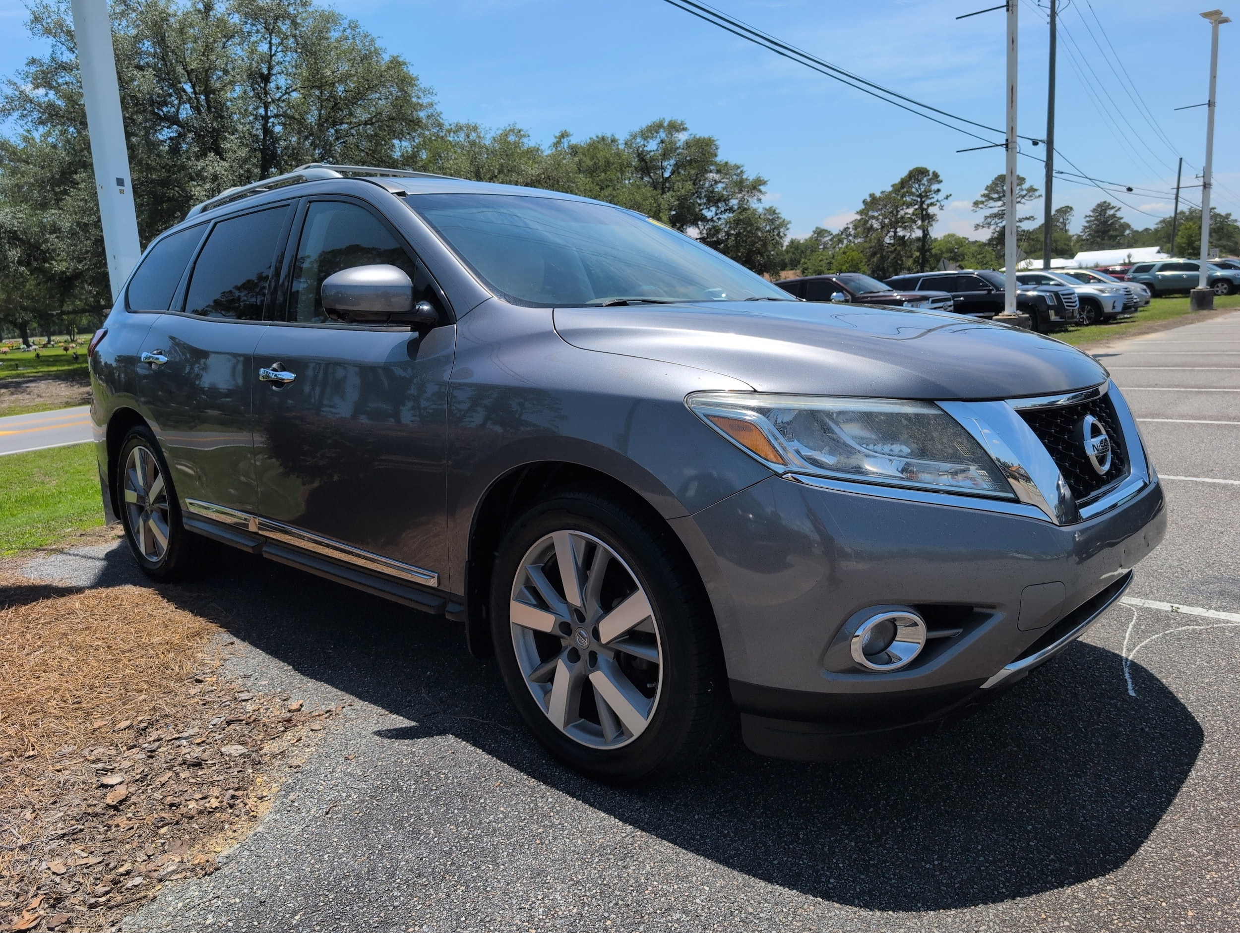 2015 Nissan Pathfinder Platinum 4WD's photo