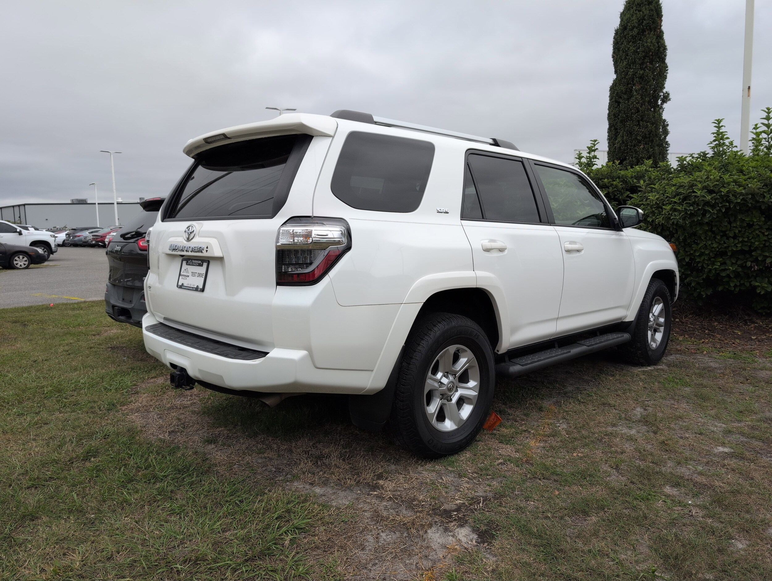 2022 Toyota 4Runner SR5 photo 2
