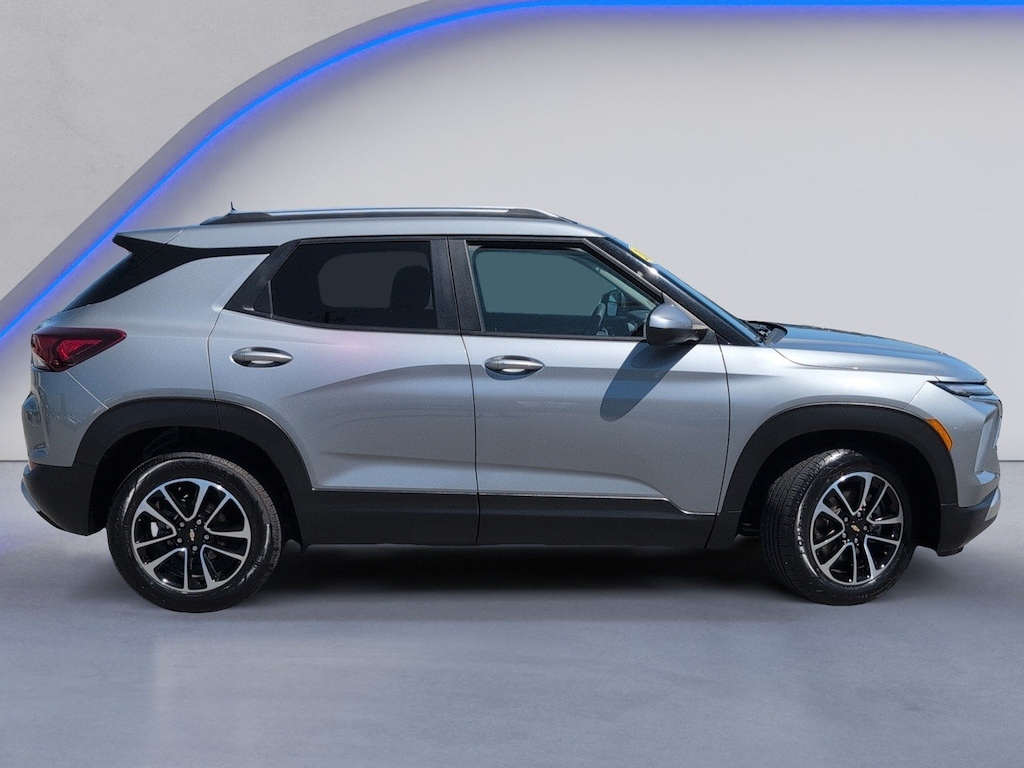 Used 2025 Chevrolet Trailblazer LT SUV