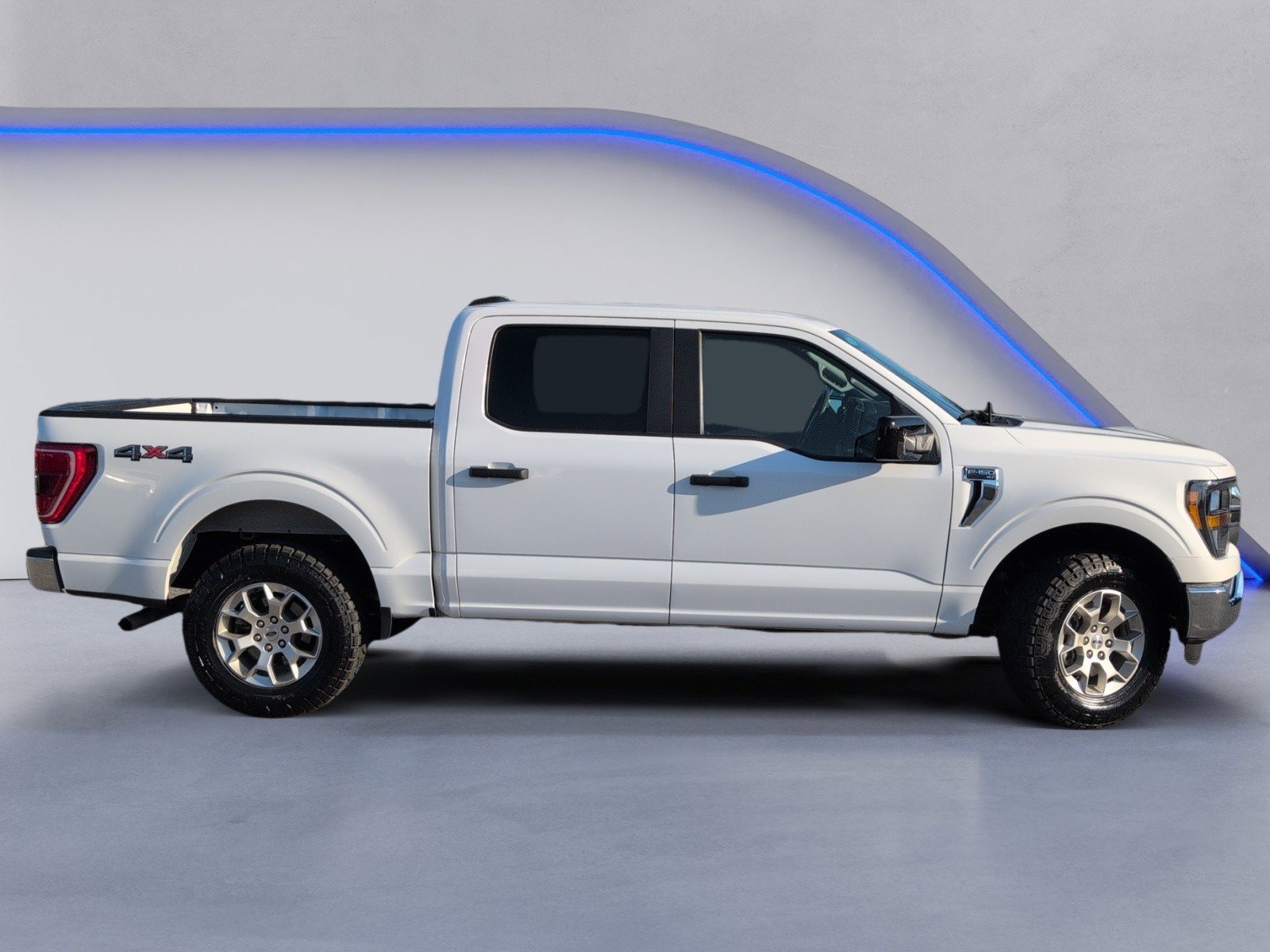 2023 Ford F-150 XLT photo 2