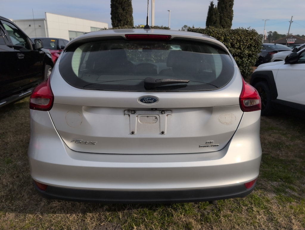 Used 2016 Ford Focus SE Hatchback