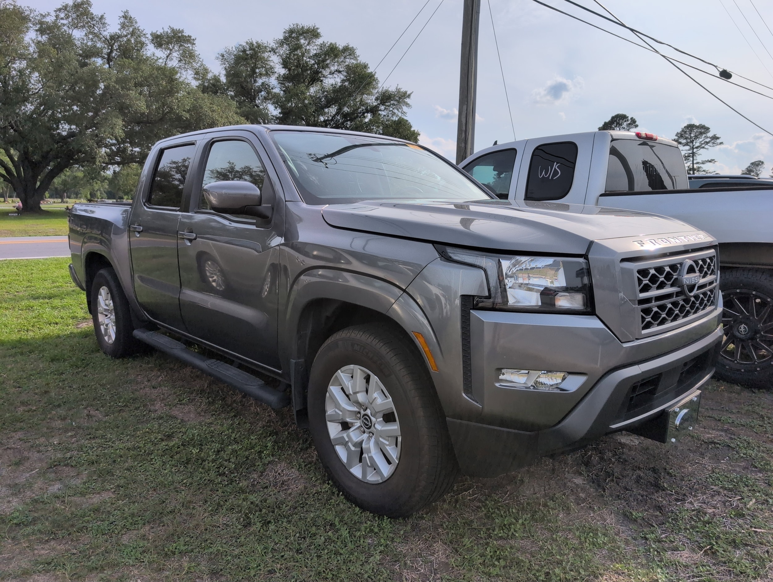 2022 Nissan Frontier SV Crew Cab 4X2 SWB's photo