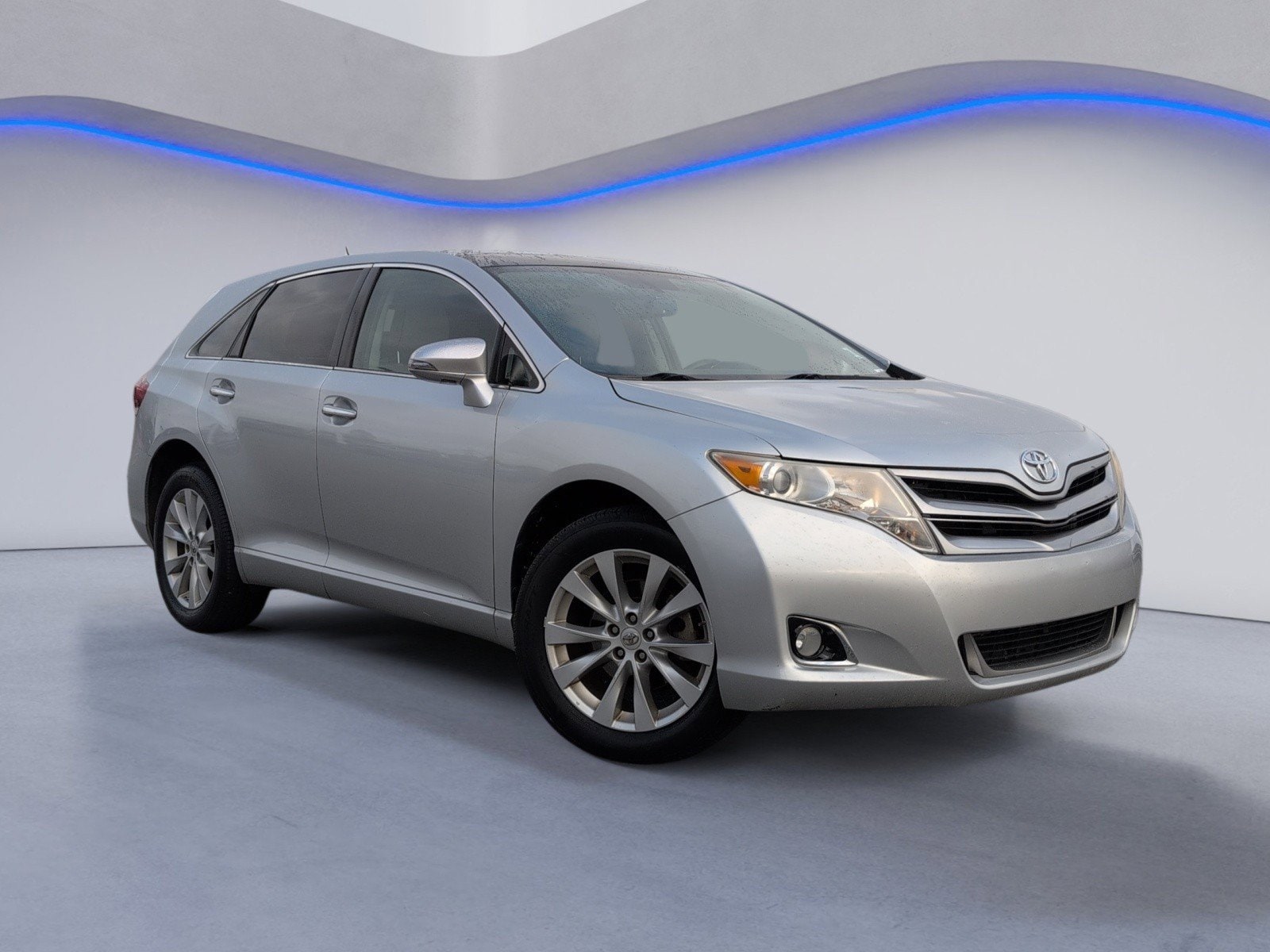2014 Toyota Venza LE's photo