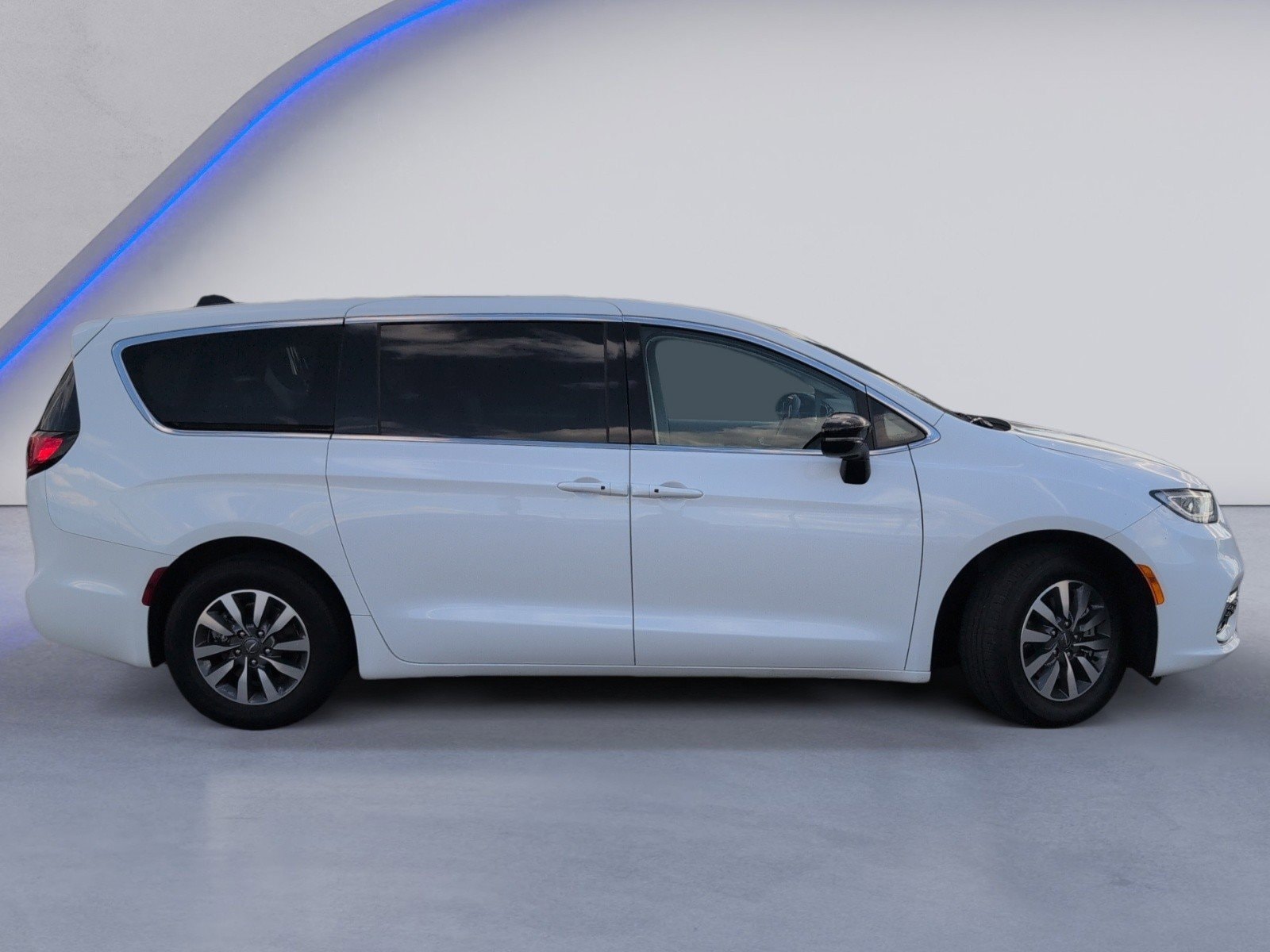 Used 2024 Chrysler Pacifica PHEV Select with VIN 2C4RC1S70RR108992 for sale in Valdosta, GA