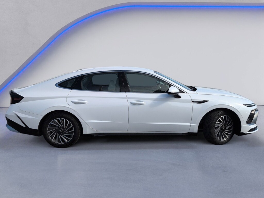 New 2025 Hyundai Sonata Hybrid SEL Sedan