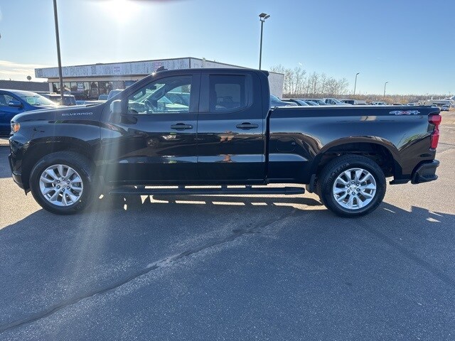 2021 Chevrolet Silverado 1500 Custom photo 3