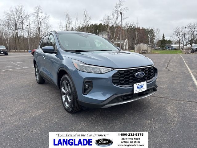 2026 Ford Escape ST-Line Select AWD 2.0L's photo
