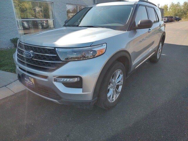 2023 Ford Explorer XLT photo 2