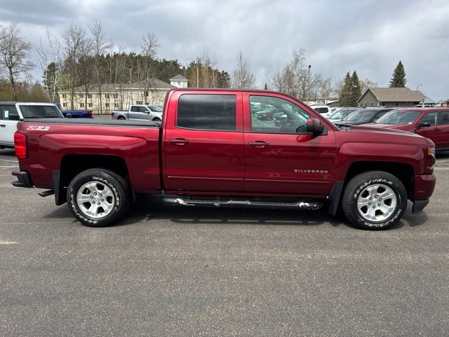 2017 Chevrolet Silverado 1500 LT Z71 - Photo 9