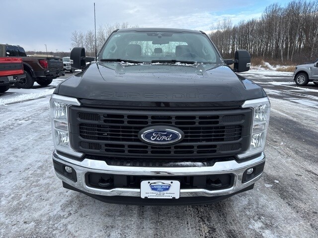 2024 Ford F-350 photo 2