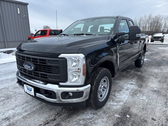 2024 Ford F-350 photo 3
