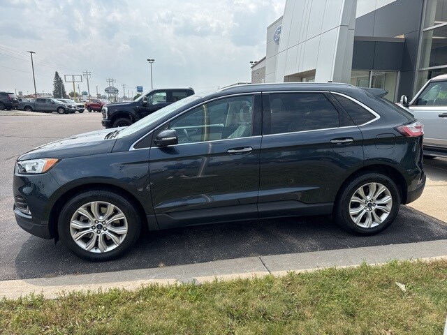2022 Ford Edge Titanium photo 4