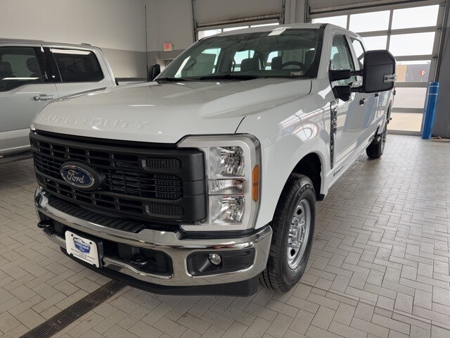 2024 Ford F-350 photo 3