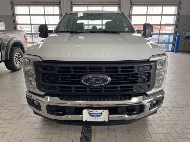 2024 Ford F-350 photo 2