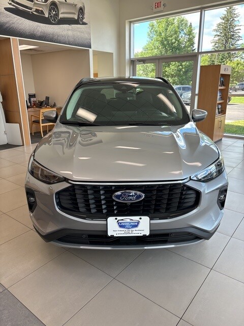 2024 Ford Escape Plug-In Hybrid Premium photo 3