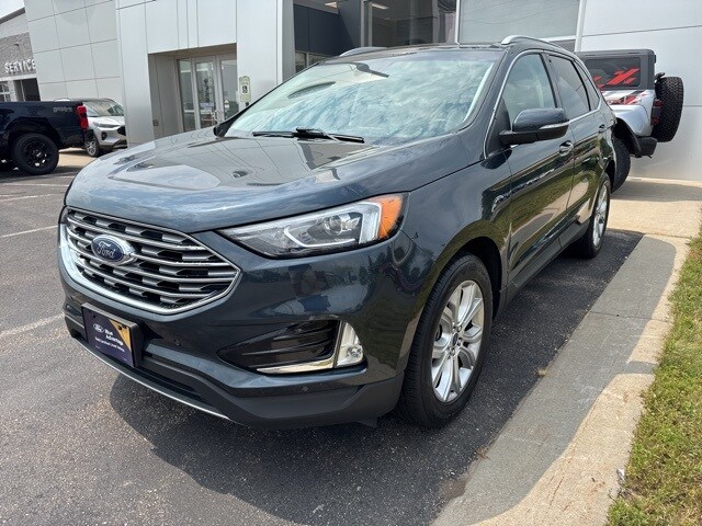 2022 Ford Edge Titanium photo 3